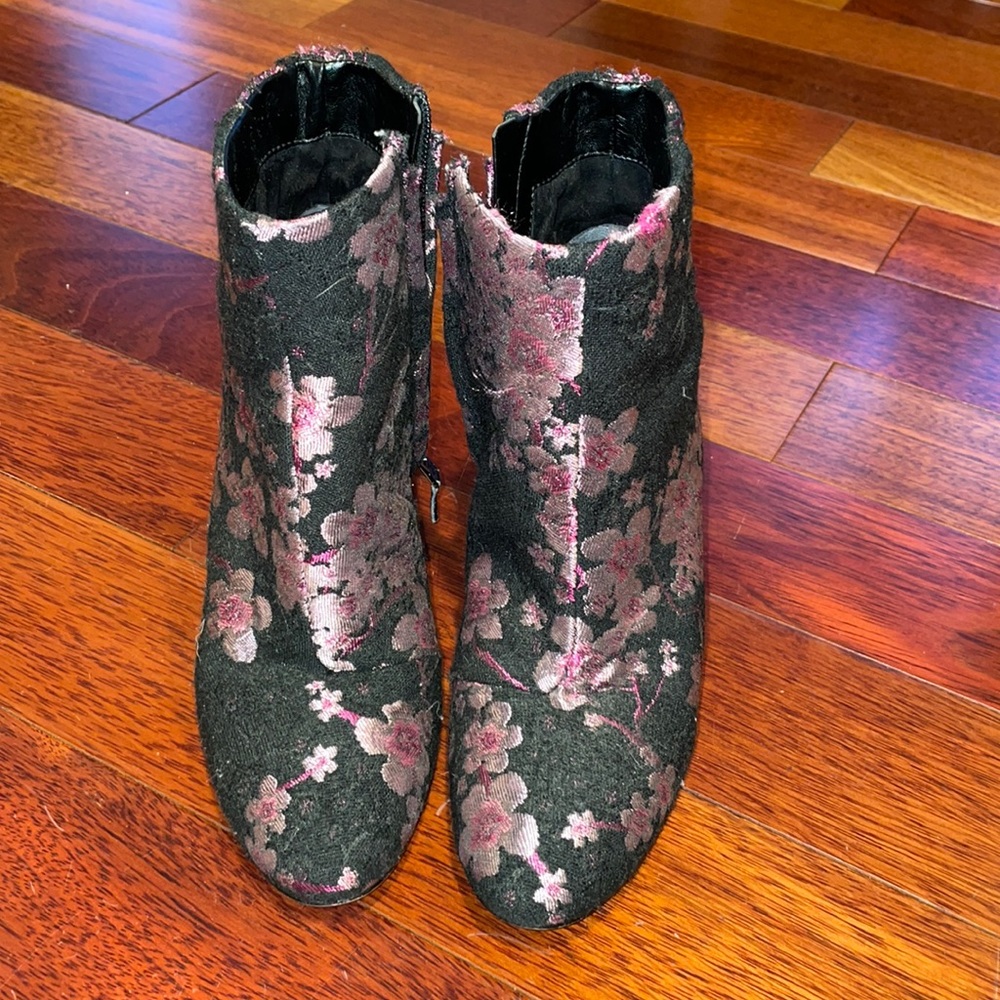 Sam Edelman booties size 6.5